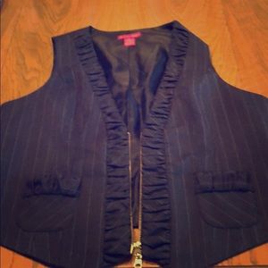 Women’s lined zippered vest